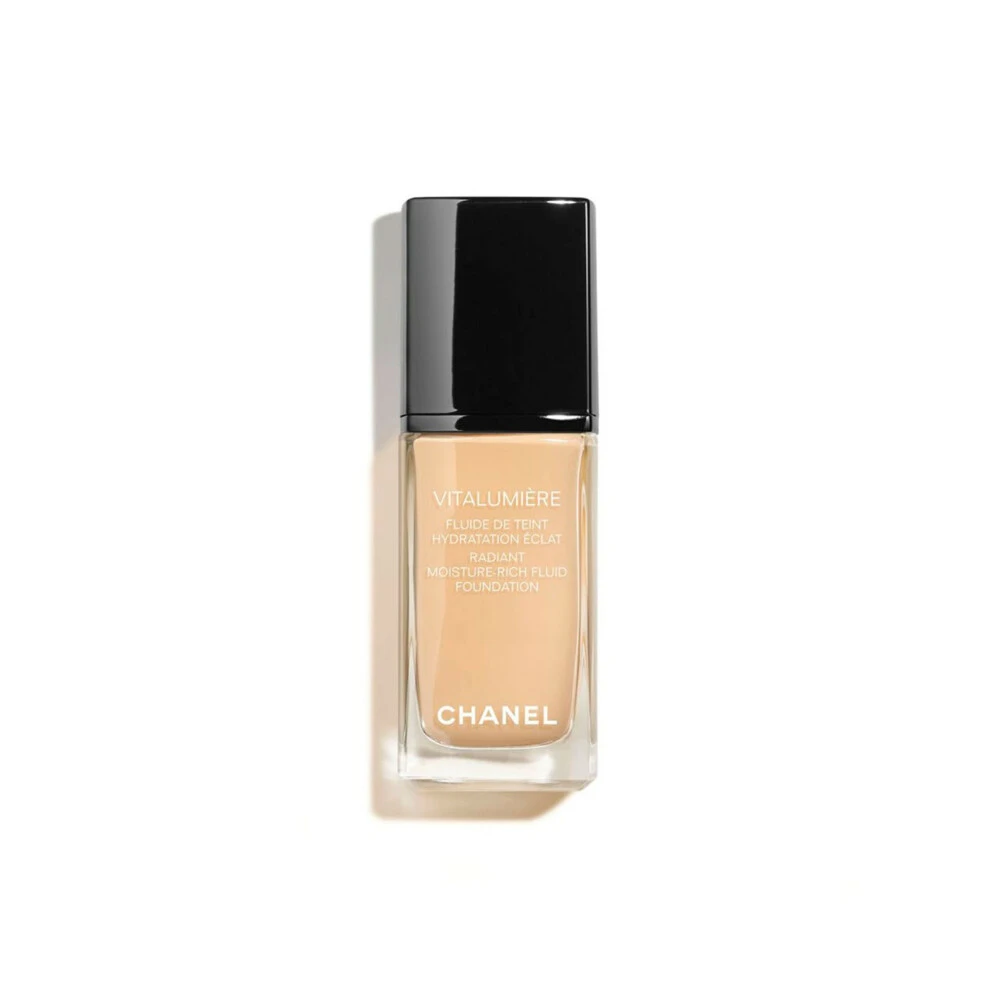 Chanel Vitalumière Foundation 25 Pétale 3 Chanel Vitalumière Foundation 25 Pétale